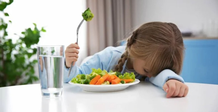 Identificada incidência superior de reações alérgicas alimentares nas crianças durante as férias